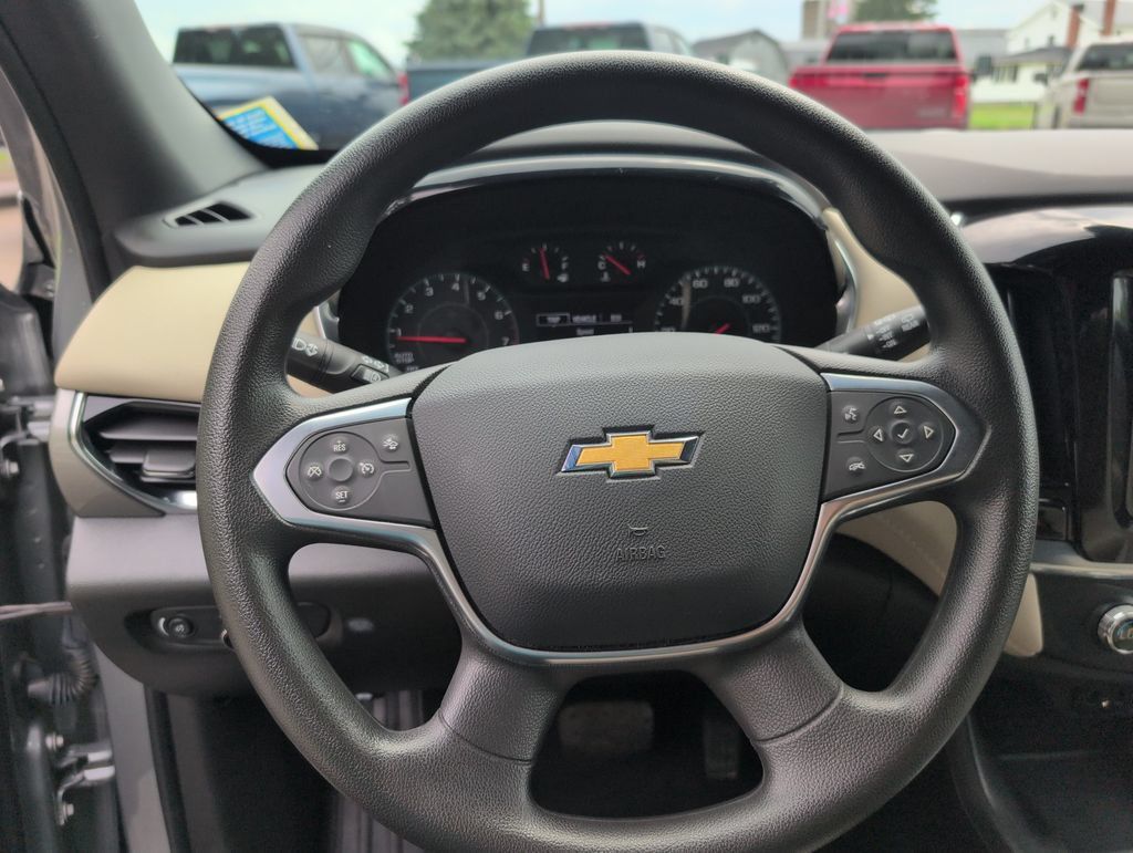 Used 2023 Chevrolet Traverse LS AWD/4WD image 7