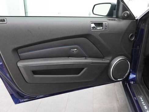 Used 2010 Ford Mustang GT Premium RWD image 33
