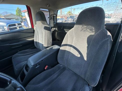 Used 2004 Dodge Dakota 2WD Club Cab w/ Tire & Handling Group image 12