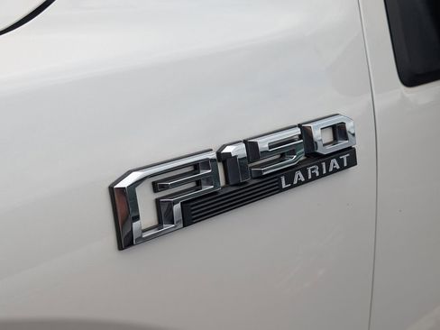 Used 2015 Ford F150 Lariat w/ Equipment Group 502A Luxury AWD/4WD image 9