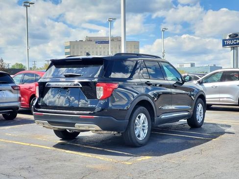 Used 2023 Ford Explorer XLT w/ Equipment Group 202A AWD/4WD image 3