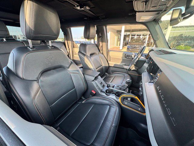 Used 2022 Ford Bronco Badlands w/ Sasquatch Package AWD/4WD image 4