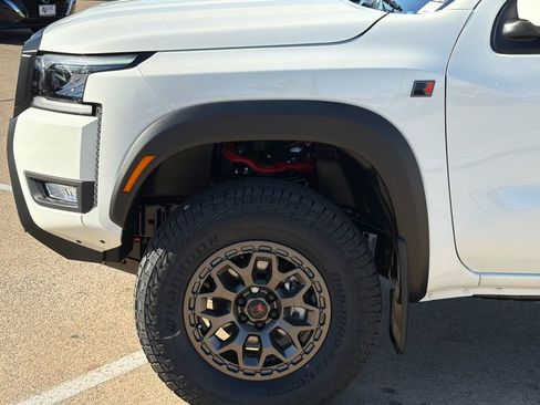 New 2026 Nissan Frontier PRO-4X w/ Pro-4x Convenience Package image 6