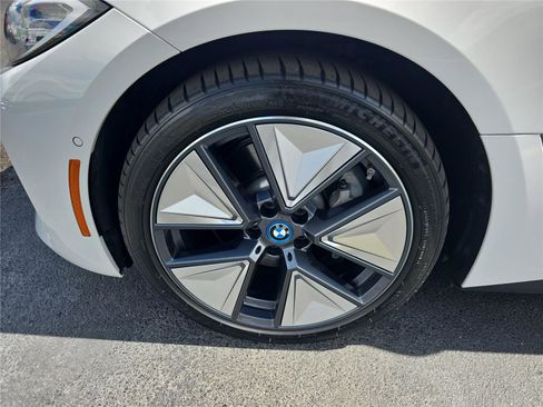 Used 2023 BMW i4 eDrive35 w/ Premium Package image 8