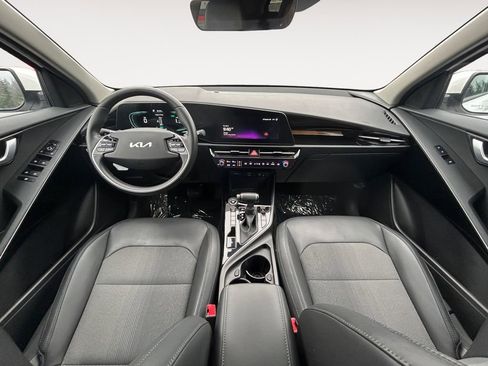 Used 2023 Kia Niro EX image 13