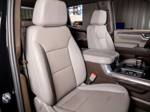 Used 2025 Chevrolet Silverado 1500 LTZ image 17