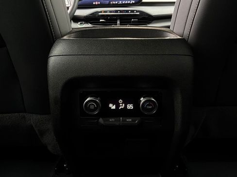 Used 2025 Buick Enclave Sport Touring w/ Power Package FWD image 15