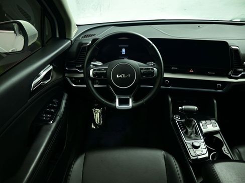 Certified 2024 Kia Sportage EX image 2