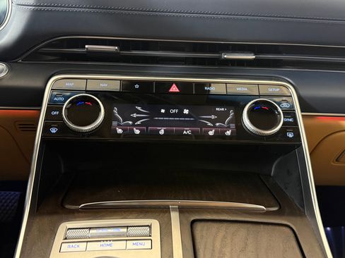 Used 2023 Genesis GV80 2.5T w/ Prestige Package image 18