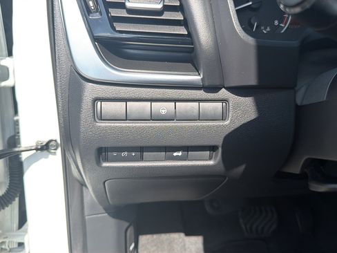 Certified 2022 Nissan Rogue SV w/ SV Premium Package AWD/4WD image 46