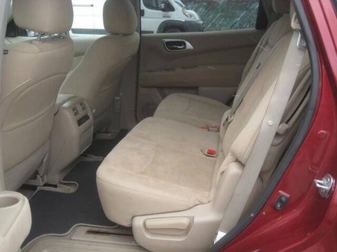 Used 2014 Nissan Pathfinder S AWD/4WD image 13