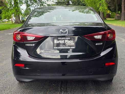 Used 2018 MAZDA MAZDA3 Sport w/ Preferred Equipment Package FWD image 5