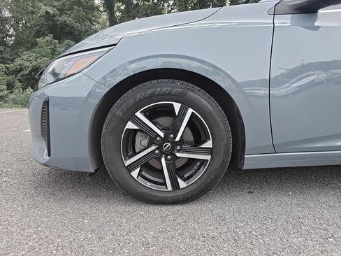 Used 2024 Nissan Sentra SV FWD image 12