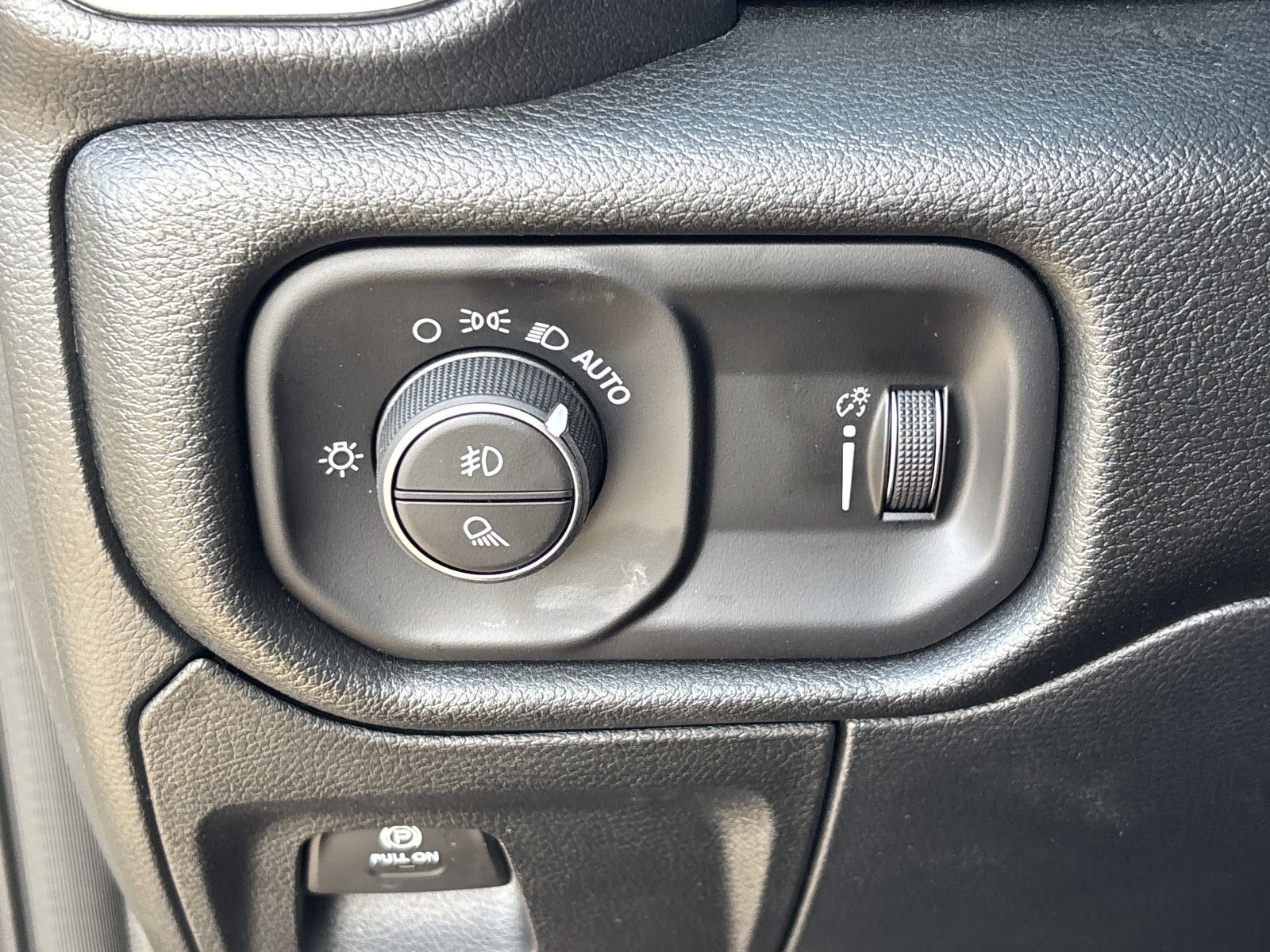 New 2026 RAM 1500 Express AWD/4WD image 30