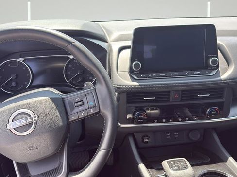 Used 2025 Nissan Rogue SV AWD/4WD image 13
