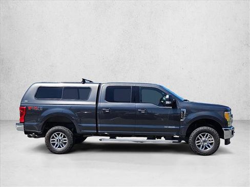Used 2017 Ford F250 Lariat w/ Lariat Value Package AWD/4WD image 4