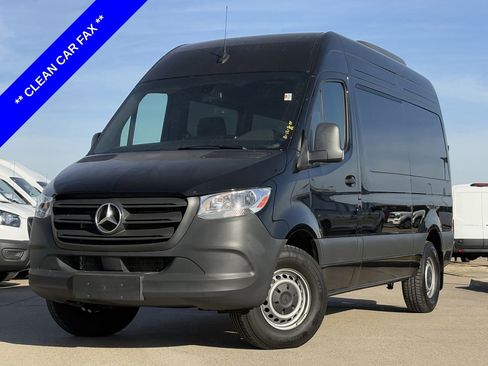 Used 2024 Mercedes-Benz Sprinter 2500 image 2