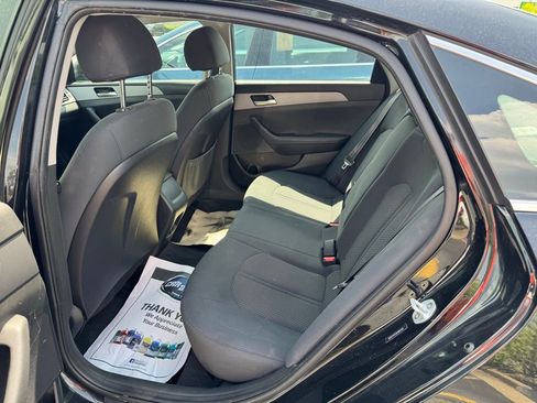 Used 2019 Hyundai Sonata SE w/ Cargo Package FWD image 10