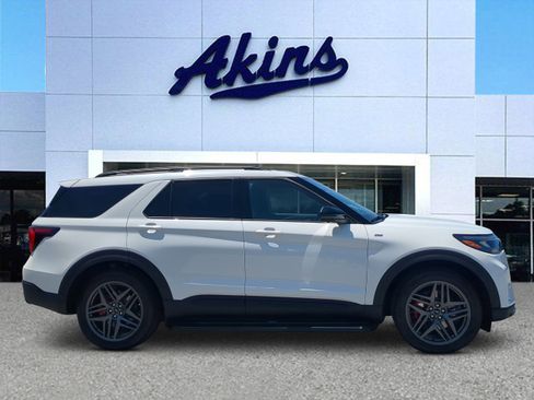 Used 2026 Ford Explorer ST-Line w/ ST-Line Street Pack AWD/4WD image 1