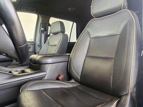 Used 2023 GMC Yukon SLT AWD/4WD image 13