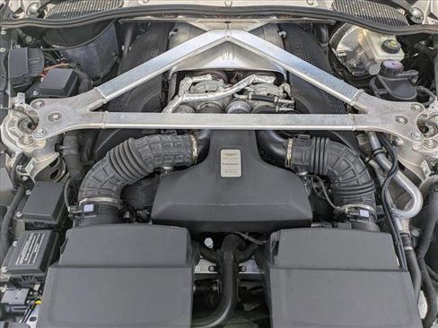 Used 2021 Aston Martin V8 Vantage Roadster RWD image 20