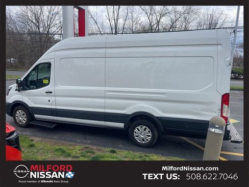 Used 2022 Ford E-Transit 148 High Roof Extended w/ Load Area Protection Package RWD image 2