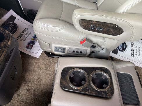 Used 2022 Chevrolet Express 2500 w/ Enhanced Convenience Package RWD image 17