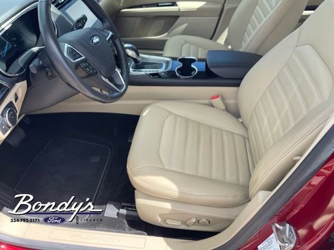 Used 2016 Ford Fusion SE w/ Equipment Group 202A FWD image 10