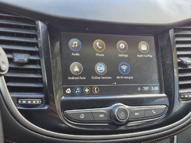 Used 2018 Chevrolet Trax LT w/ LT Convenience Package FWD image 14