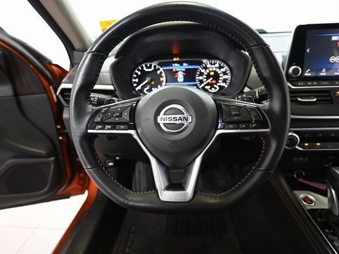 Used 2020 Nissan Altima 2.5 SR w/ Premium Package image 4