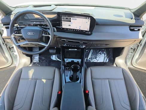 New 2026 Audi Q3 quattro 2.0T AWD/4WD image 9