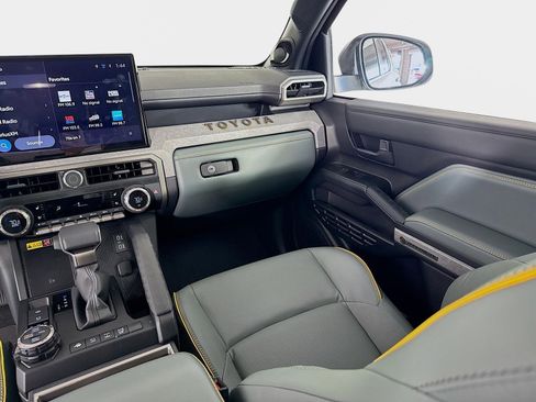 Used 2025 Toyota 4Runner Trailhunter image 26