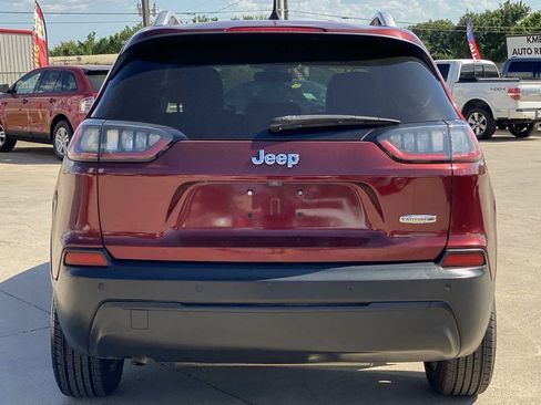 Used 2019 Jeep Cherokee Latitude Plus FWD image 6