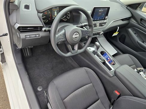 New 2025 Nissan Altima 2.5 S image 10
