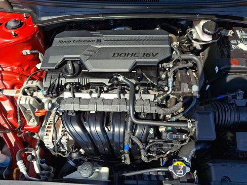 Certified 2021 Hyundai Elantra SEL FWD image 28