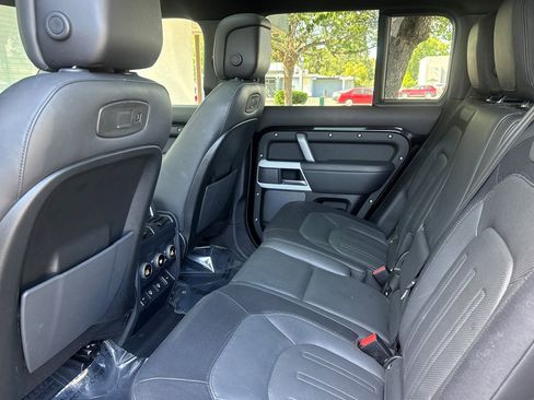 Used 2022 Land Rover Defender 110 X-Dynamic HSE AWD/4WD image 12