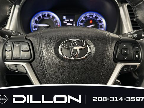 Used 2018 Toyota Highlander XLE w/ Carpet Mat Package (TMS) FWD image 24
