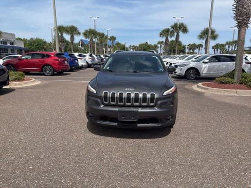 Used 2016 Jeep Cherokee Latitude w/ Comfort/Convenience Group FWD image 5