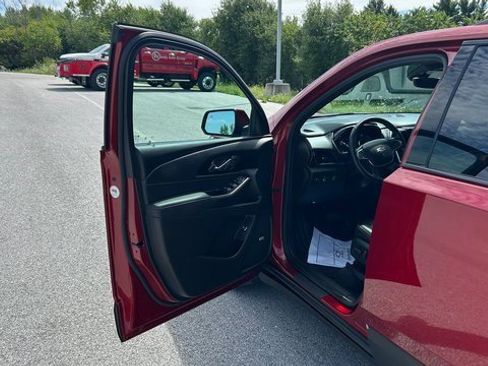 Certified 2023 Chevrolet Traverse RS image 7