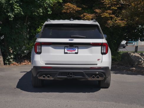 Certified 2025 Ford Explorer ST AWD/4WD image 23