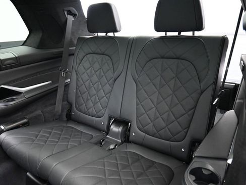 Used 2024 BMW X7 xDrive40i w/ Executive Package image 18