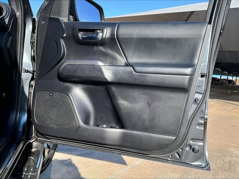 Used 2021 Toyota Tacoma Limited image 26