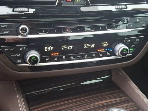 Used 2019 BMW 540i w/ M Sport Package image 14