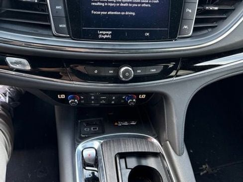 Used 2022 Buick Enclave Avenir w/ Avenir Technology Package AWD/4WD image 31