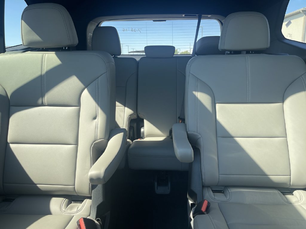 Used 2026 GMC Acadia Elevation w/ Elevation Premium Package FWD image 36