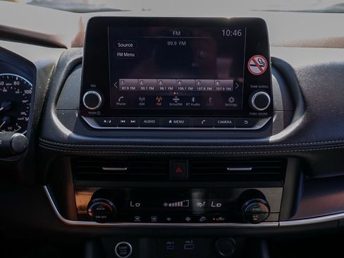 Used 2023 Nissan Rogue SV image 29