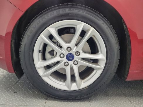 Used 2018 Ford Fusion SE w/ Fusion SE Technology Package FWD image 31