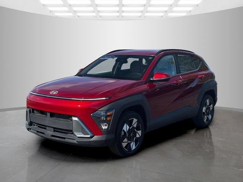 Used 2025 Hyundai Kona SEL AWD/4WD image 3
