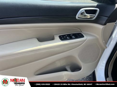Used 2021 Jeep Grand Cherokee Laredo AWD/4WD image 15