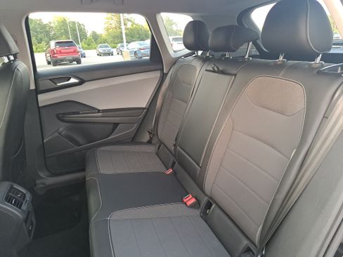 Used 2022 Volkswagen Taos SE AWD/4WD image 13